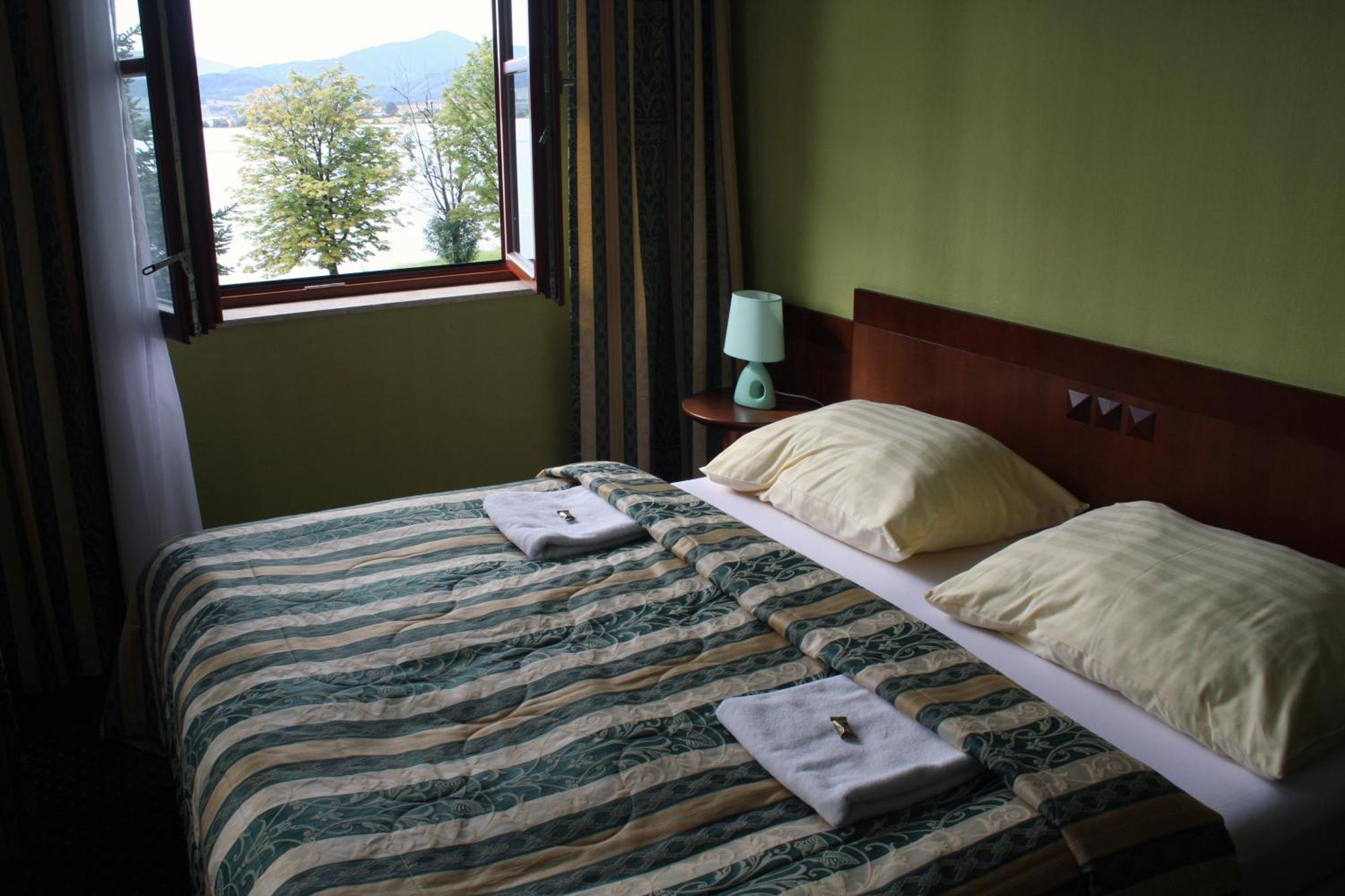 Hotel Terasa Frýdek-Místek エクステリア 写真