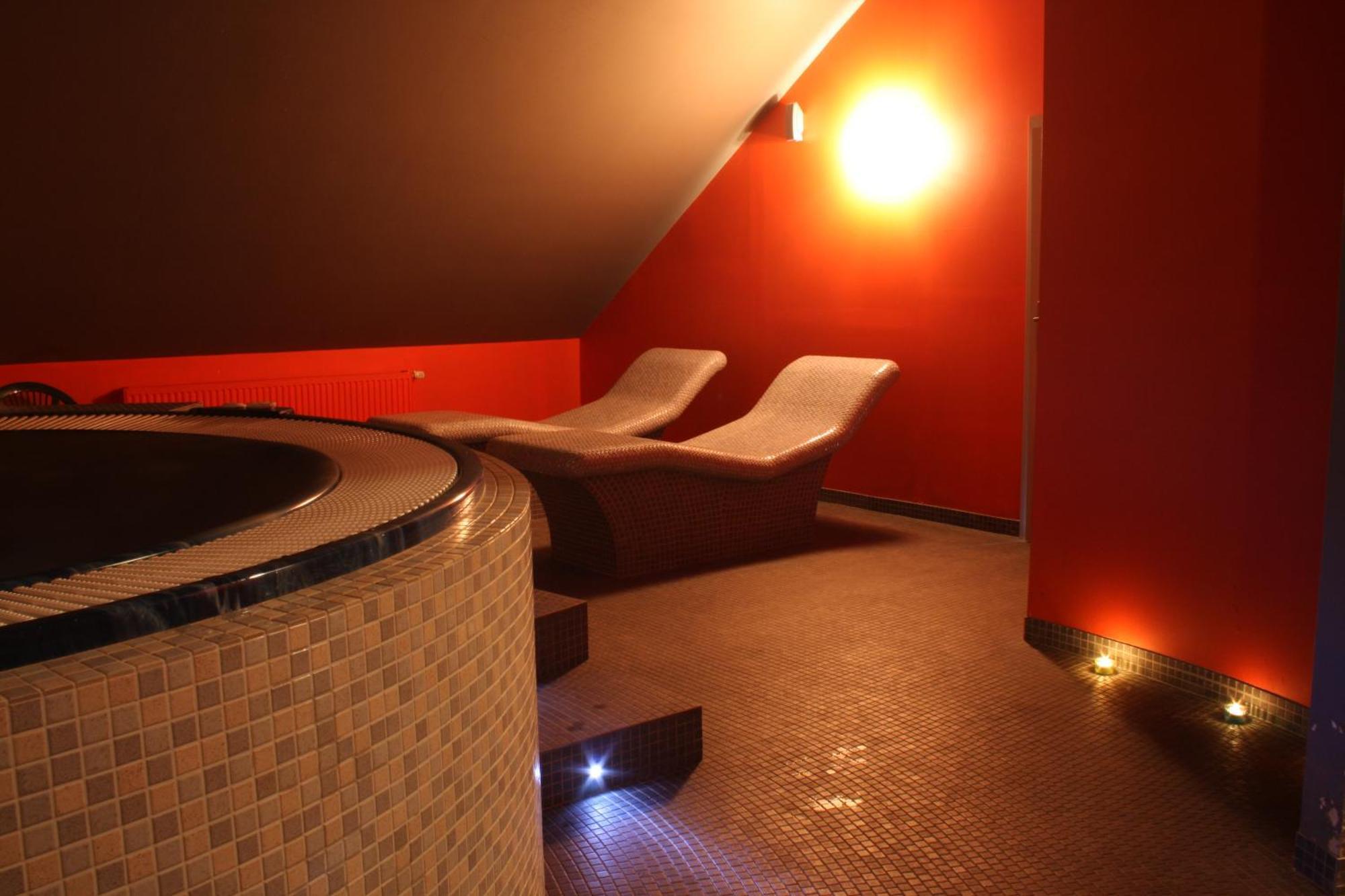 Hotel Terasa Frýdek-Místek エクステリア 写真