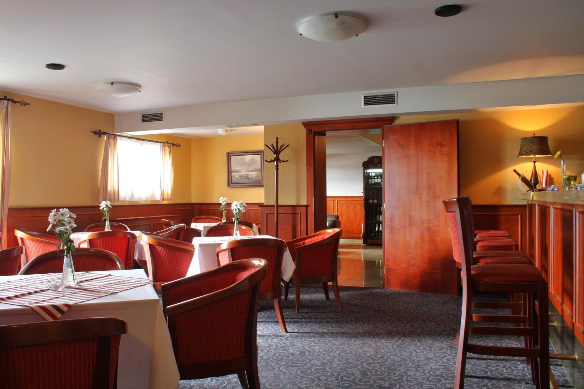 Hotel Terasa Frýdek-Místek エクステリア 写真