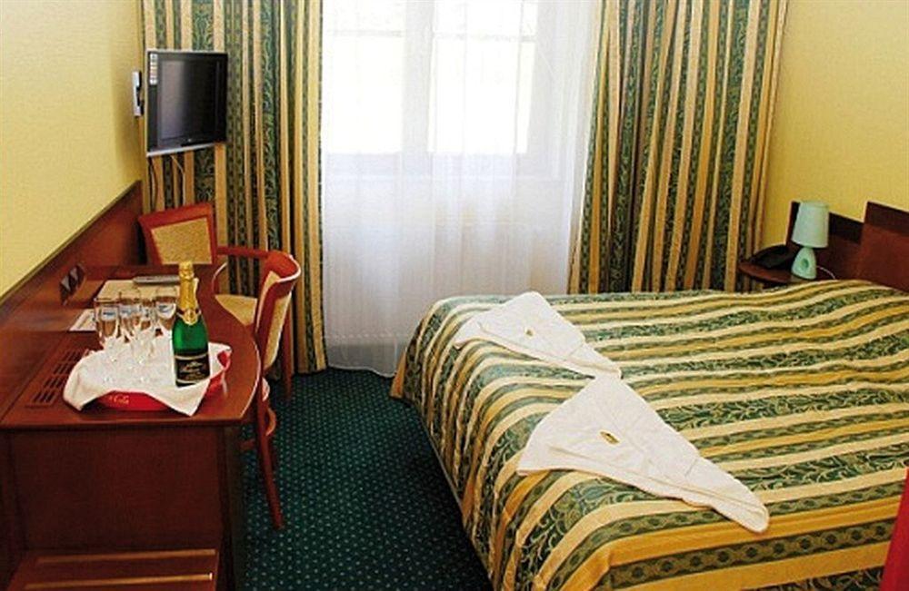Hotel Terasa Frýdek-Místek エクステリア 写真