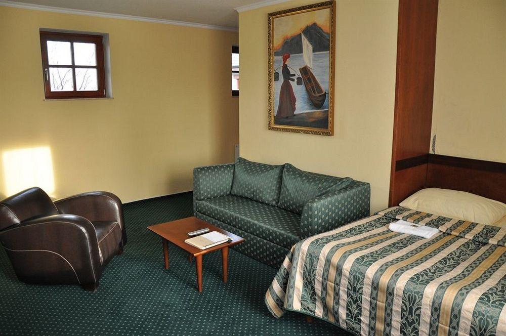 Hotel Terasa Frýdek-Místek エクステリア 写真