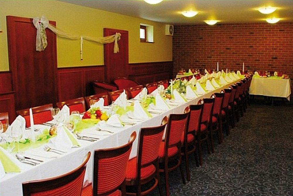 Hotel Terasa Frýdek-Místek エクステリア 写真